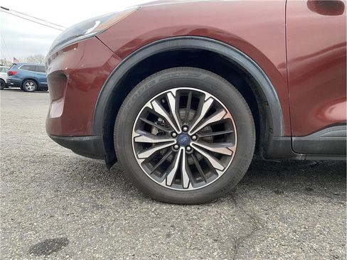 Used 2021 Ford Escape SE w/ SE Sport Appearance Package image 19