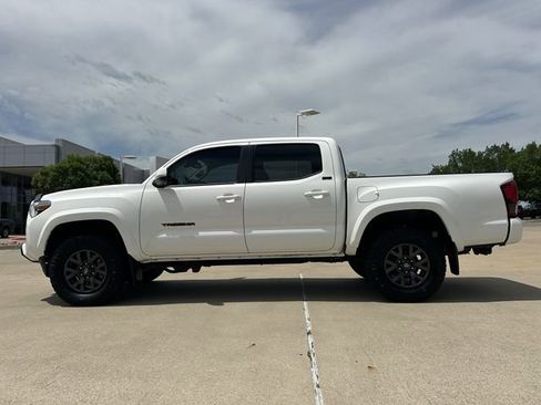 Used 2023 Toyota Tacoma SR5 w/ Technology Package AWD/4WD image 2
