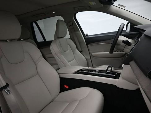 Used 2023 Volvo XC90 T8 Plus image 36