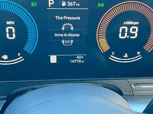 Used 2025 Hyundai Kona SEL image 40