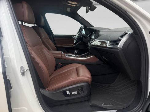 Used 2021 BMW X5 xDrive40i w/ Premium Package image 16