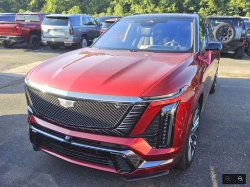 Certified 2026 Cadillac Vistiq Platinum w/ LPO, Floor Liner Package AWD/4WD image 2