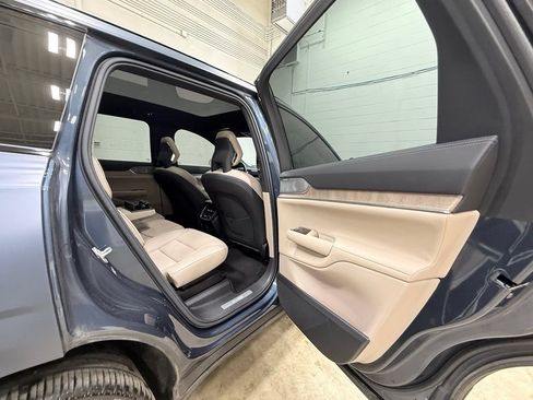 Used 2025 Volvo EX90 Ultra AWD/4WD image 51