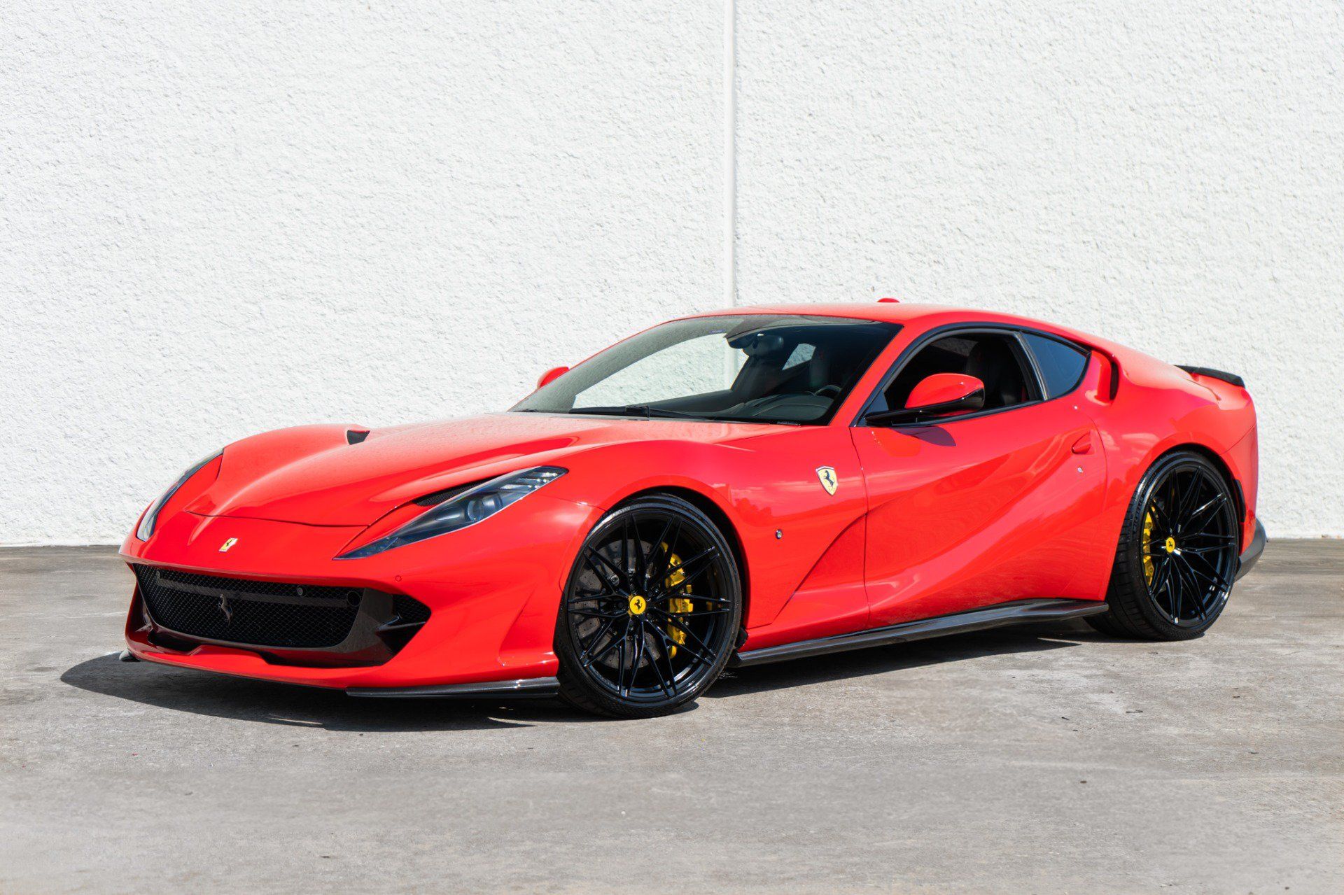 Used 2019 Ferrari 812 Superfast RWD image 1
