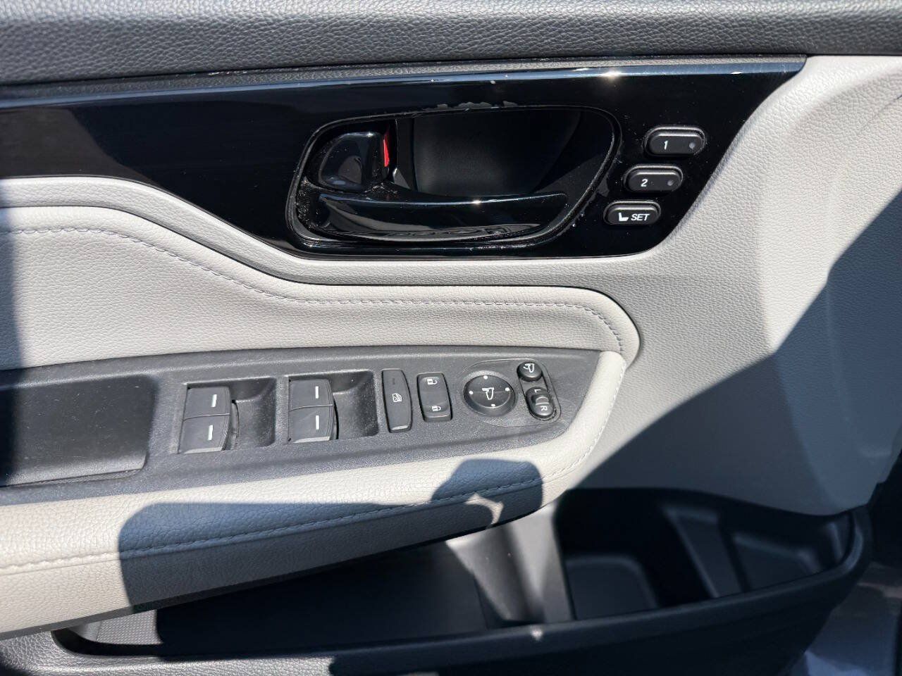 Used 2018 Honda Odyssey Elite image 17