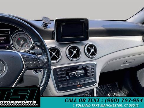 Used 2015 Mercedes-Benz GLA 250 4MATIC image 6