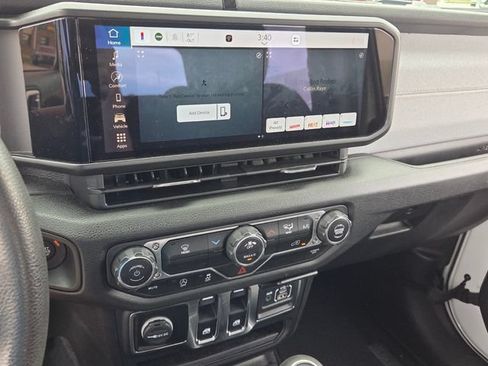 Used 2025 Jeep Wrangler Sport AWD/4WD image 16