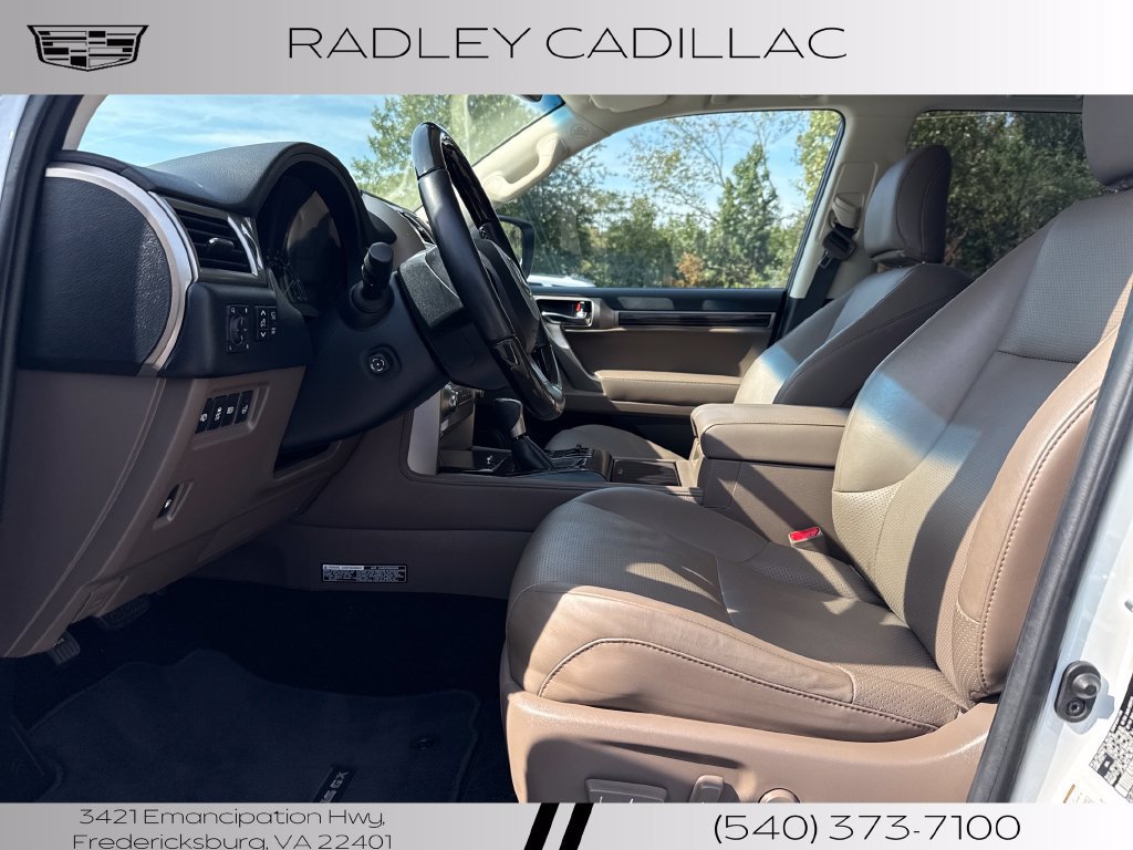 Used 2021 Lexus GX 460 Luxury w/ Accessory Package AWD/4WD image 3