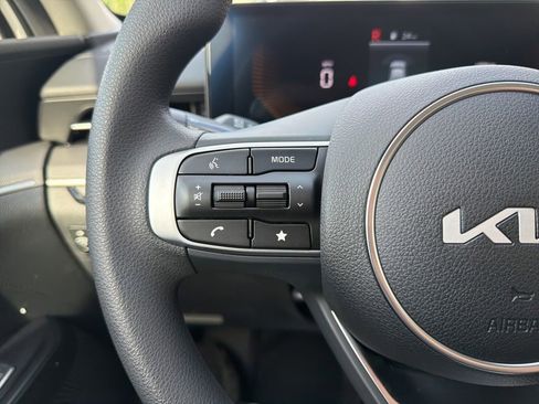 New 2026 Kia K5 LXS FWD image 32