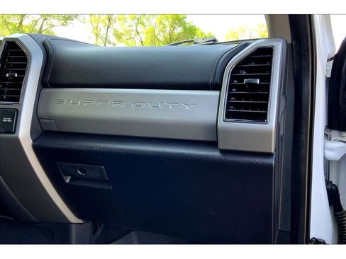 Used 2019 Ford F250 Lariat w/ Lariat Ultimate Package image 17