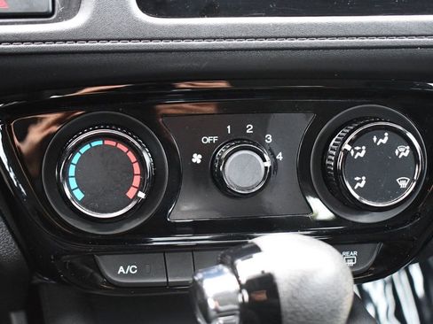 Used 2018 Honda HR-V LX image 27