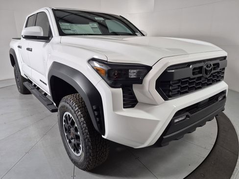 New 2026 Toyota Tacoma SR5 AWD/4WD image 6