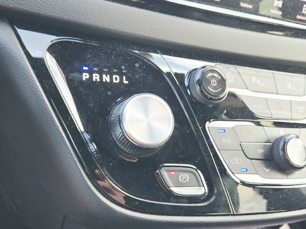 Used 2025 Chrysler Pacifica Select FWD image 29