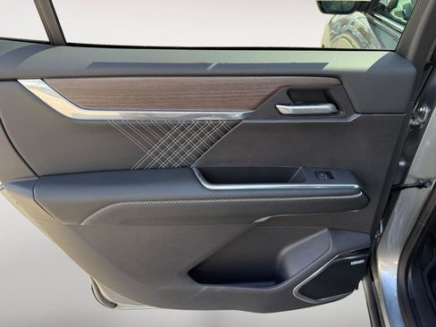 Used 2026 GMC Acadia Denali w/ Super Cruise Package image 20