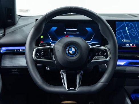 Used 2026 BMW i5 eDrive40 w/ M Sport Package AWD/4WD image 3