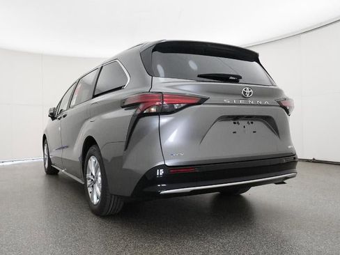 New 2026 Toyota Sienna Limited image 22