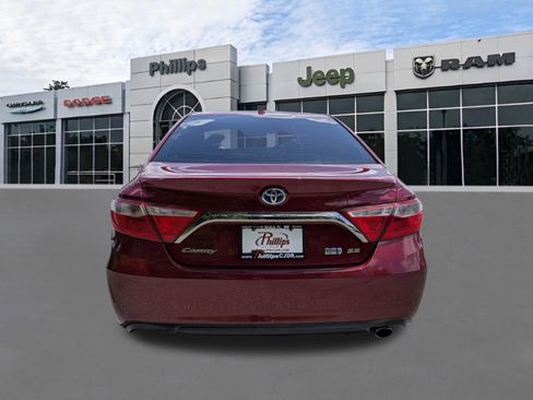 Used 2016 Toyota Camry SE FWD image 4