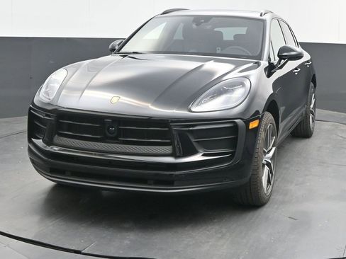 New 2026 Porsche Macan image 1