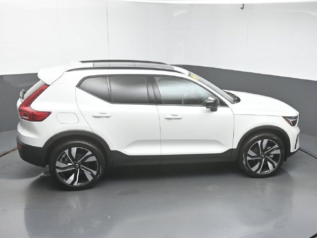 Used 2025 Volvo XC40 B5 Ultra AWD/4WD image 49