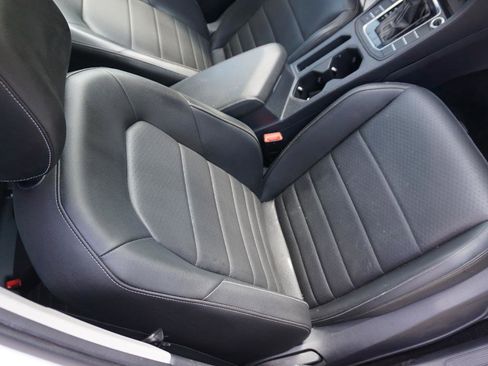 Used 2021 Volkswagen Jetta SE FWD image 15