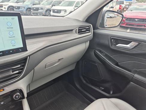 Certified 2025 Ford Escape SE w/ PHEV Premium Package image 20