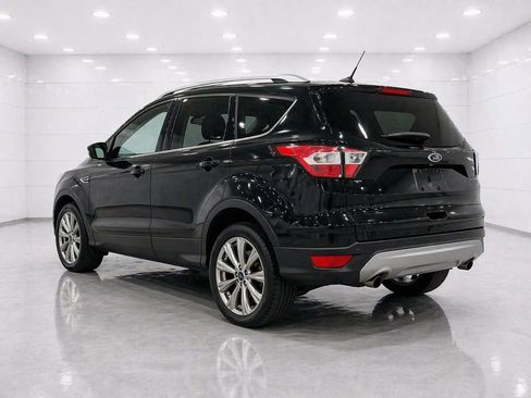 Used 2017 Ford Escape Titanium FWD image 3