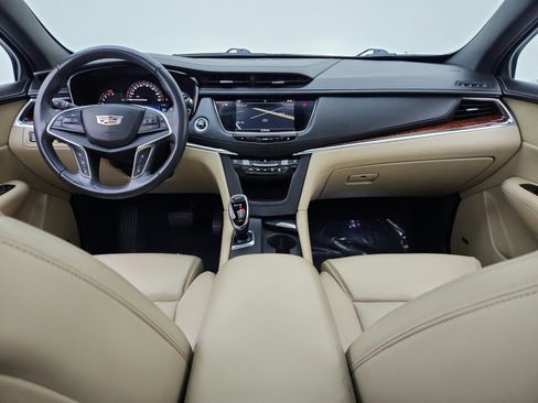 Used 2017 Cadillac XT5 Luxury w/ Driver Awareness Package FWD image 24