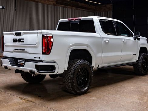 Used 2024 GMC Sierra 1500 AT4 w/ Technology Package image 10