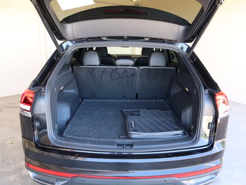 Used 2022 Volkswagen Atlas Cross Sport SE AWD/4WD image 45