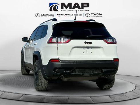 Used 2022 Jeep Cherokee Latitude image 3