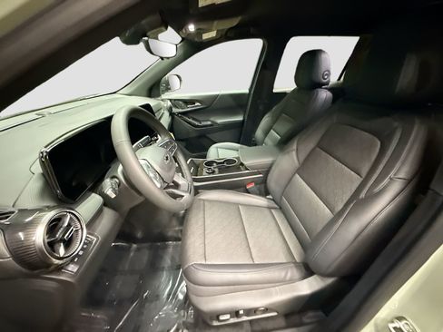 New 2026 Chevrolet Equinox LT w/ Convenience Package II image 24