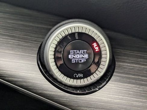 Certified 2024 Jeep Wagoneer L Series II w/ Flexible Seating Group image 22