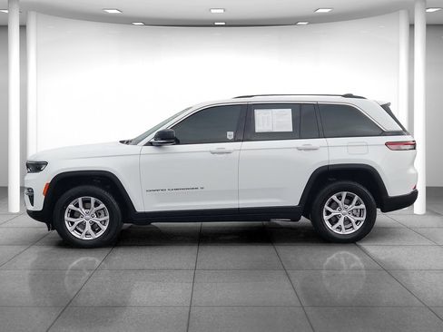 Used 2022 Jeep Grand Cherokee Limited AWD/4WD image 5