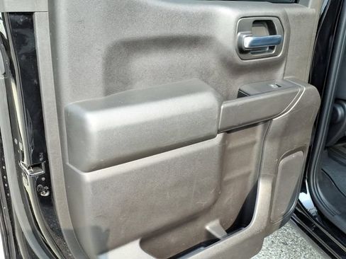 Used 2020 Chevrolet Silverado 1500 Custom w/ Custom Value Package AWD/4WD image 16