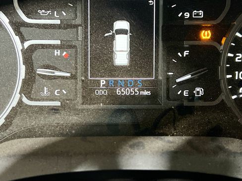 Used 2021 Toyota Tundra SR5 w/ TRD Off-Road Package AWD/4WD image 8