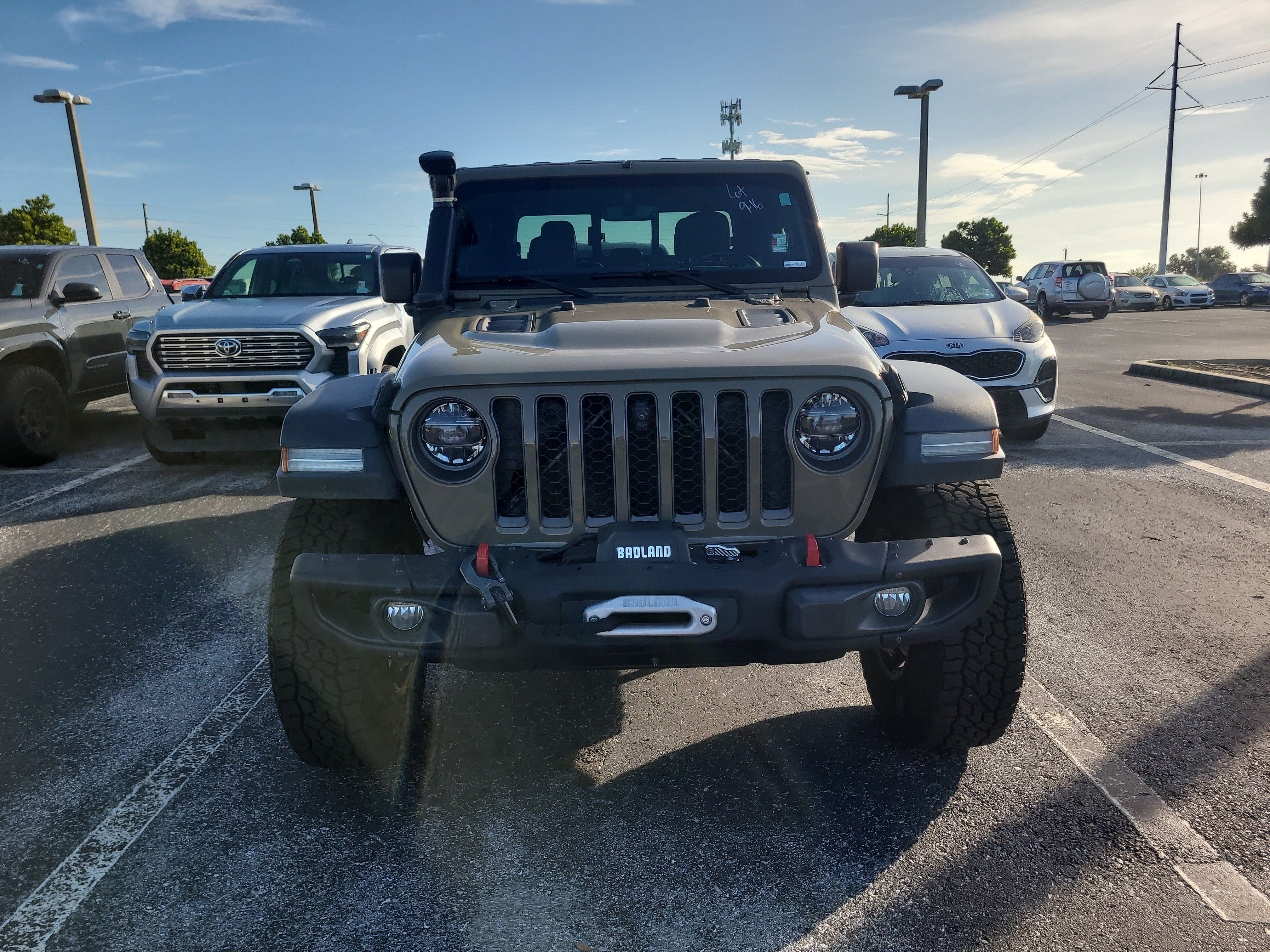 Used 2020 Jeep Gladiator Rubicon AWD/4WD image 2