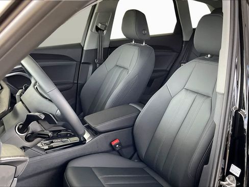 Certified 2025 Audi Q5 Premium w/ Convenience Package AWD/4WD image 8