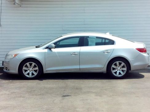 Used 2011 Buick LaCrosse CXL FWD image 2