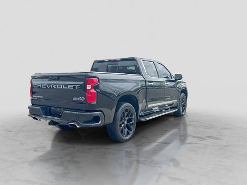 Used 2022 Chevrolet Silverado 1500 High Country w/ Technology Package AWD/4WD image 8