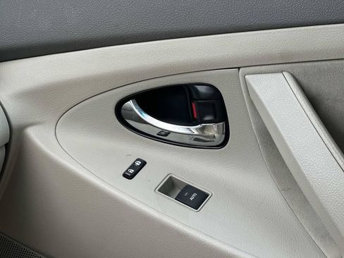 Used 2011 Toyota Camry LE w/ LE Extra-Value Pkg FWD image 39