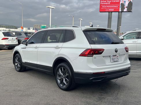 Certified 2022 Volkswagen Tiguan SE image 3