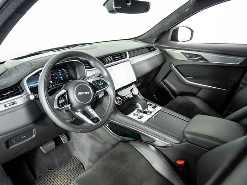 Used 2025 Jaguar F-PACE SVR AWD/4WD image 4