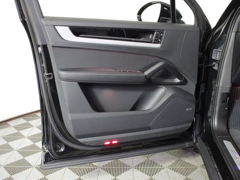 Certified 2026 Porsche Cayenne image 16