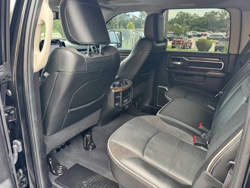 Used 2024 RAM 2500 Laramie AWD/4WD image 19