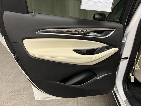 Used 2024 Buick Enclave Avenir w/ Avenir Technology Package image 24