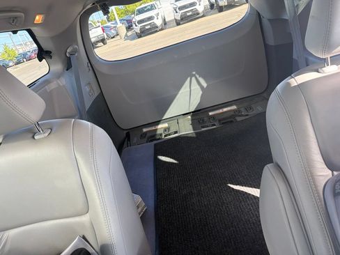 Used 2017 Toyota Sienna XLE Premium w/ Outdoor Package AWD/4WD image 14