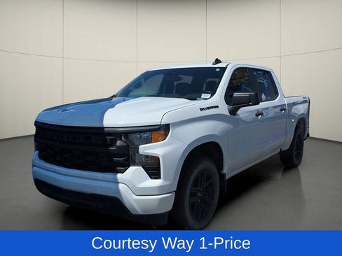 Used 2022 Chevrolet Silverado 1500 Custom w/ LPO, Dark Essentials Package AWD/4WD image 4