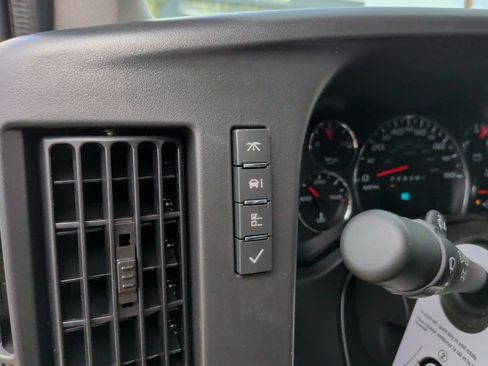 New 2025 Chevrolet Express 2500 w/ Safety Package RWD image 15
