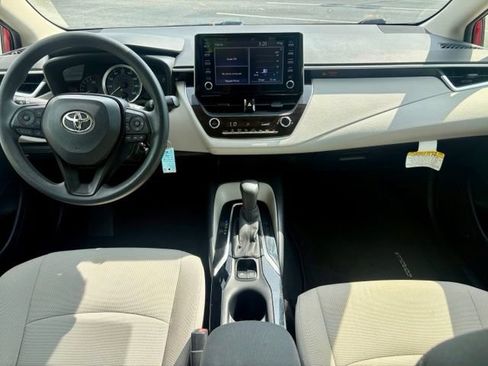 Used 2020 Toyota Corolla LE FWD image 25