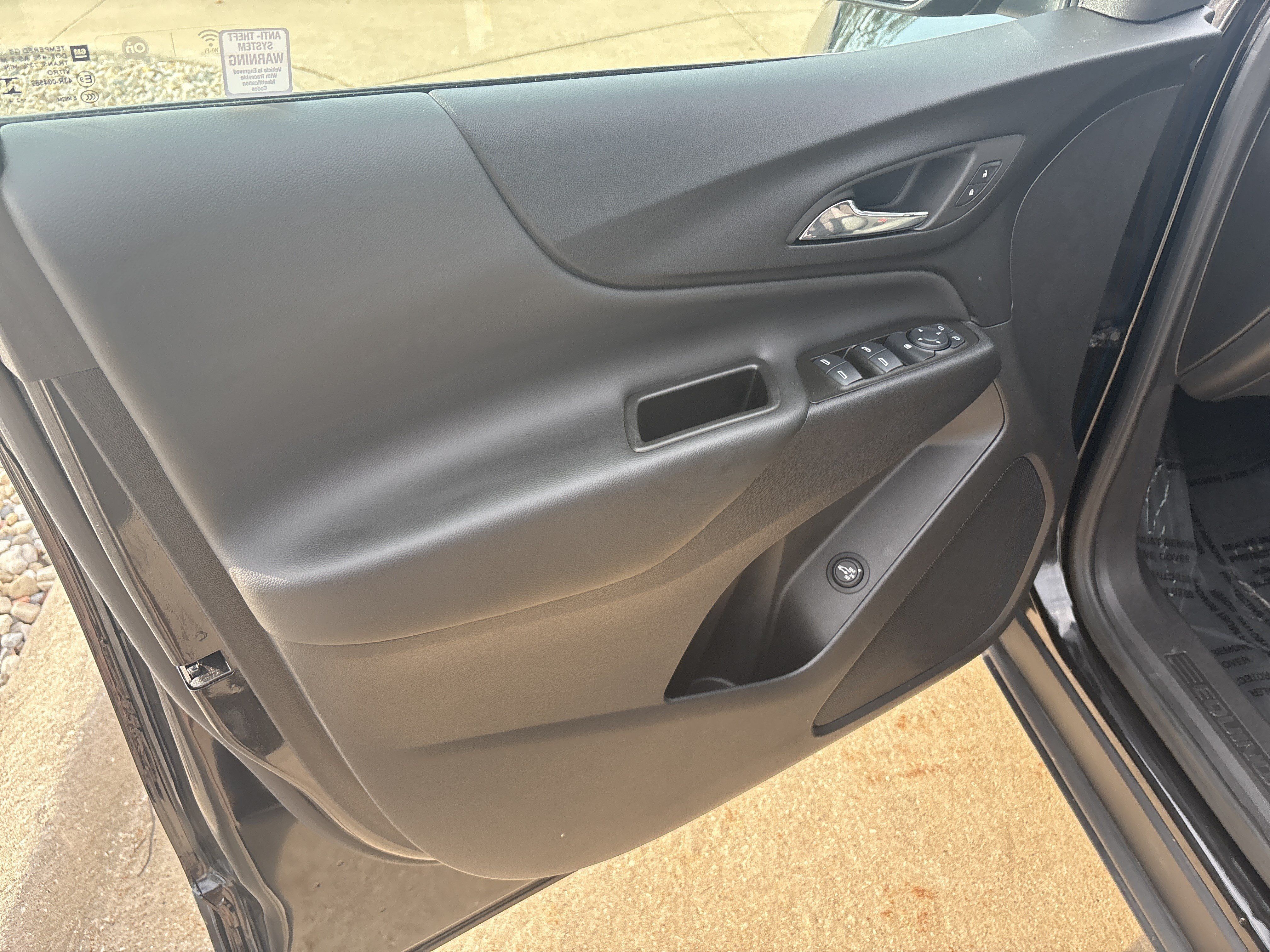 Used 2024 Chevrolet Equinox LT AWD/4WD image 9